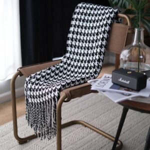 Houndstooth Pattern Throw Blanket